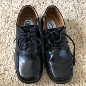 Dress shoes